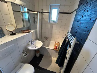 Ein Badezimmer in der Unterkunft saniert zentrale 2Zi Wohnung Messe Essen