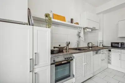 Küche/Küchenzeile in der Unterkunft Zentrale Lage ... Ideal für Geschäftsleute, Monteure, Familien...3 Zimmer, Wlan, SmartTV