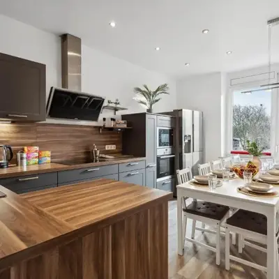 Stylish & Relaxing Penthouse ~ Workspace ~ Parking