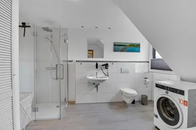 Ein Badezimmer in der Unterkunft 24-7 Living - Unna Central City Apartments