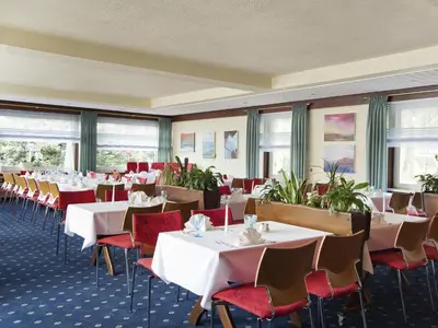 Ein Restaurant oder anderes Speiselokal in der Unterkunft Hotel Seehof Haltern am See