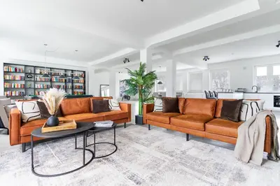 Ein Sitzbereich in der Unterkunft Beyond Living® I 235 m² LOFT I Billard I Kamin