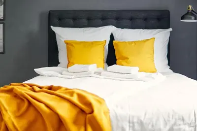 Ein Bett oder Betten in einem Zimmer der Unterkunft SpaceStays Two-Room Suite WIFI Netflix