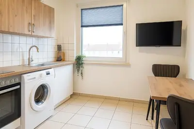 Küche/Küchenzeile in der Unterkunft Livemore24 - Apartment 1 in Duisburg WLAN - Smart-TV - 24-7 Check-in und Küche