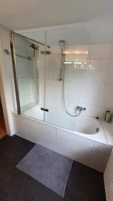 Ein Badezimmer in der Unterkunft Modern 2.5 Bedroom Duplex Apartment near Messe, Airport, Arena