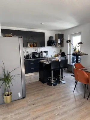 Küche/Küchenzeile in der Unterkunft modern appartment near airport