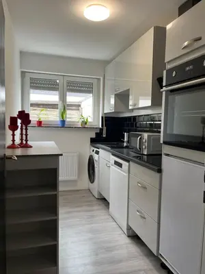 Küche/Küchenzeile in der Unterkunft Serene Meadows Apartment