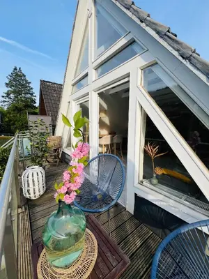 Ein Balkon oder eine Terrasse in der Unterkunft Moderner Altbau mit Infrarotsauna im Grünen