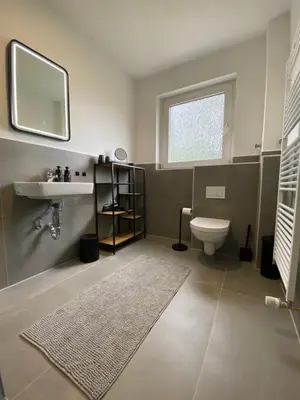 Ein Badezimmer in der Unterkunft 2Br freeParking DUS Airp DUS Ess NTFLX