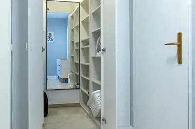 Ein Badezimmer in der Unterkunft City Apartment mit Sonnenbalkon, 10 Minuten zum Bahnhof, 5 Minuten zum Luisenviertel