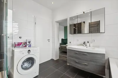 Ein Badezimmer in der Unterkunft Elegant & Bright ~ Near Schalke 04 ~ Office ~ Free Parking!