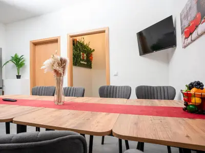 TV/Unterhaltungsangebot in der Unterkunft Serviceroom24 - Apartment 3 in Recklinghausen WLAN - Smart-TV - 24-7 Check-in und Küche
