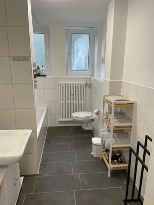 Ein Badezimmer in der Unterkunft City Apartment 1#Netflix &Wlan &Kingsize Bett &Kaffee Maschine & Zentral & 500m Innenhafen & 2 min U Bahn