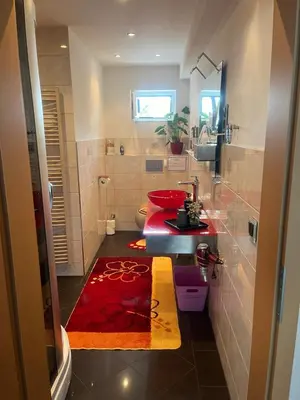 Ein Badezimmer in der Unterkunft Gästezimmer in Ratingen bei Düsseldorf mit einem Hauch Luxus