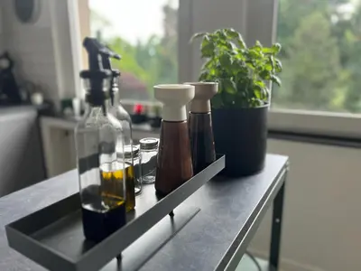 Getränke in der Unterkunft Apartment 2- Modernes Studio in Duisburg Meiderich, 4,7 km Hbf, U-Bahn 250m, Flughafen Düsseldorf 28 km, Landschaftspark 2,9 km, 5 Gehminuten von Herzklinik entfernt