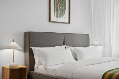 Ein Bett oder Betten in einem Zimmer der Unterkunft Beautiful 1-Bedroom Apartment with Kitchen, King Bed and Free Wifi in Wuppertal