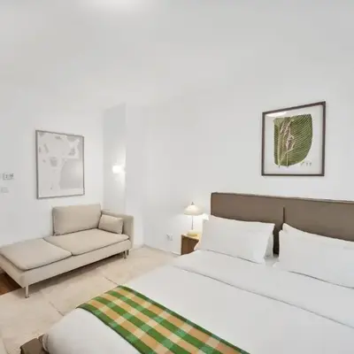 Beautiful 1-Bedroom Apartment with Kitchen