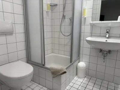 Ein Badezimmer in der Unterkunft Gästehaus am Tiergarten