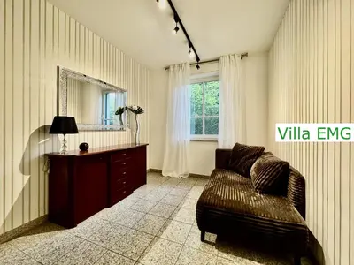Grundriss der Unterkunft Ferienhaus Villa EMG Gelsenkirchen nah Essen Dortmund mit Pool und Garten für Familien Gruppen bis 21 Personen