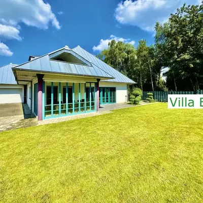 Ferienhaus Villa EMG Gelsenkirchen nah Essen Dortmund mit Pool und Garten für Familien Gruppen bis 21 Personen