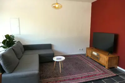 TV/Unterhaltungsangebot in der Unterkunft Stilvolle Erdgeschoss-Wohnung: Gemütlich eingerichtet mit eigenem Eingang