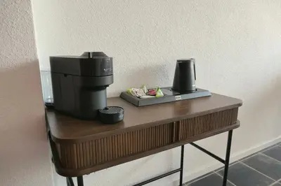 Kaffee-/Teezubehör in der Unterkunft Stilvolle Erdgeschoss-Wohnung: Gemütlich eingerichtet mit eigenem Eingang