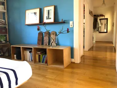 Die Bibliothek im Privatzimmer