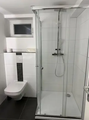 Ein Badezimmer in der Unterkunft Schöne und große Ferien und Monteur Wohnung