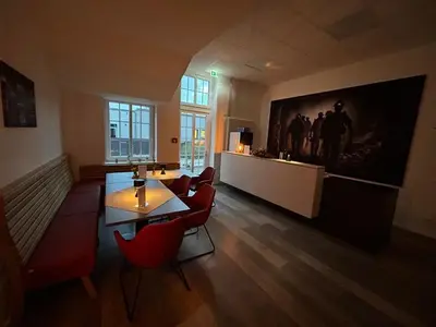 Ein Sitzbereich in der Unterkunft St. Barbara-Haus