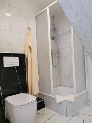 Ein Badezimmer in der Unterkunft Hotel Art Balkanhof