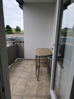 Ein Balkon oder eine Terrasse in der Unterkunft 2 Zimmer Apartement mit Balkon bei Düsseldorf