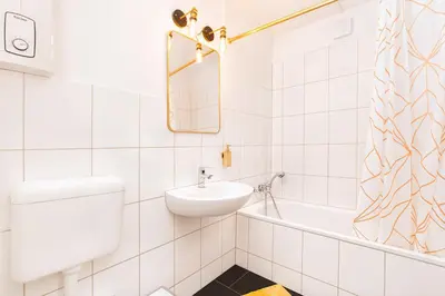 Ein Badezimmer in der Unterkunft Smart Home - Essen - Perfect for 5 Guests! Central - Balcony - Netflix - Free Parking Zone
