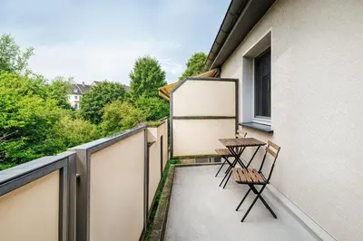 Ein Balkon oder eine Terrasse in der Unterkunft Smart Home - Essen - Perfect for 5 Guests! Central - Balcony - Netflix - Free Parking Zone