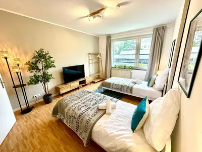 Grundriss der Unterkunft Pempelfort, zentral, Balkon, zu Fuß zur Kö & Stadt, Netflix