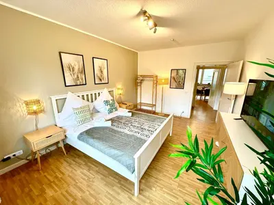 Grundriss der Unterkunft Pempelfort, zentral, Balkon, zu Fuß zur Kö & Stadt, Netflix