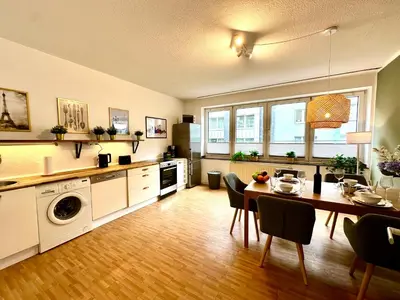 Grundriss der Unterkunft Pempelfort, zentral, Balkon, zu Fuß zur Kö & Stadt, Netflix