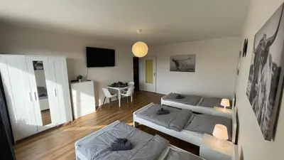 TV/Unterhaltungsangebot in der Unterkunft GNA01 - Große Wohnung mit 7 Betten, große Küche, 2 Balkone & Parkplatz