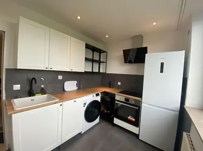 Küche/Küchenzeile in der Unterkunft GrüneOase Balkon smartTV WiFi WaMa