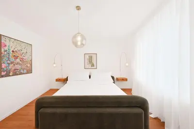 Ein Bett oder Betten in einem Zimmer der Unterkunft Chic and Spacious 2-Room Apt in Wuppertal Center