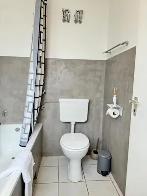 Ein Badezimmer in der Unterkunft Stylish and Modern 2-Room Apartment in Wuppertal City Center