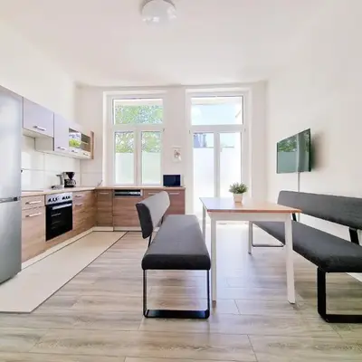 Tolstov Apartments - 3 Zimmer Wohnungen mit Balkon - 15 Min zur Messe DUS