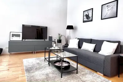 TV/Unterhaltungsangebot in der Unterkunft 90qm Designerwohnung mit Küche und Jacuzzi in DO-City