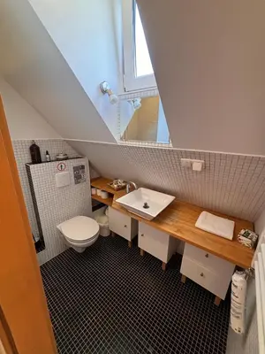 Ein Badezimmer in der Unterkunft MESSE, Uniklinikum, Grugapark - Charmante Wohnung mit Dachterrasse in guter Lage