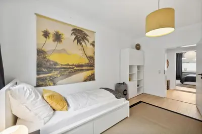 Ein Bett oder Betten in einem Zimmer der Unterkunft Schicke grosse Wohnung Apartment Wuppertal Ronsdorf- Nähe DUS & Dortmund & Köln & Essen