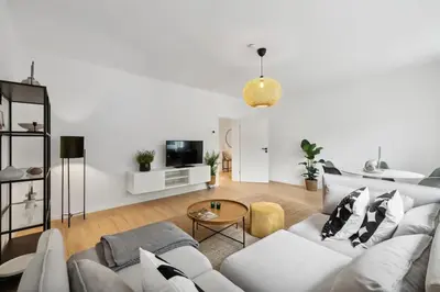TV/Unterhaltungsangebot in der Unterkunft Schicke grosse Wohnung Apartment Wuppertal Ronsdorf- Nähe DUS & Dortmund & Köln & Essen