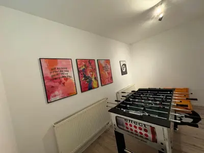 Eine Spielezimmer in der Unterkunft 2 Raum City-Apartment 5min zum HBF Grupello-2