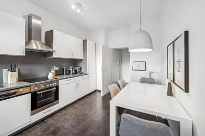 Küche/Küchenzeile in der Unterkunft Rü-Juwel Design-Apartment - Messe, Gruga, Kruppklinik, Prime