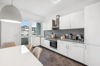 Küche/Küchenzeile in der Unterkunft Rü-Juwel Design-Apartment - Messe, Gruga, Kruppklinik, Prime