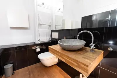 Ein Badezimmer in der Unterkunft Pempelfort Luxury Townhouse