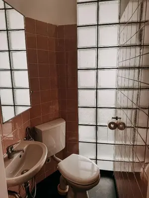 Ein Badezimmer in der Unterkunft Wohnen im Ländereck! Essen-Mülheim-Oberhausen! BS2L